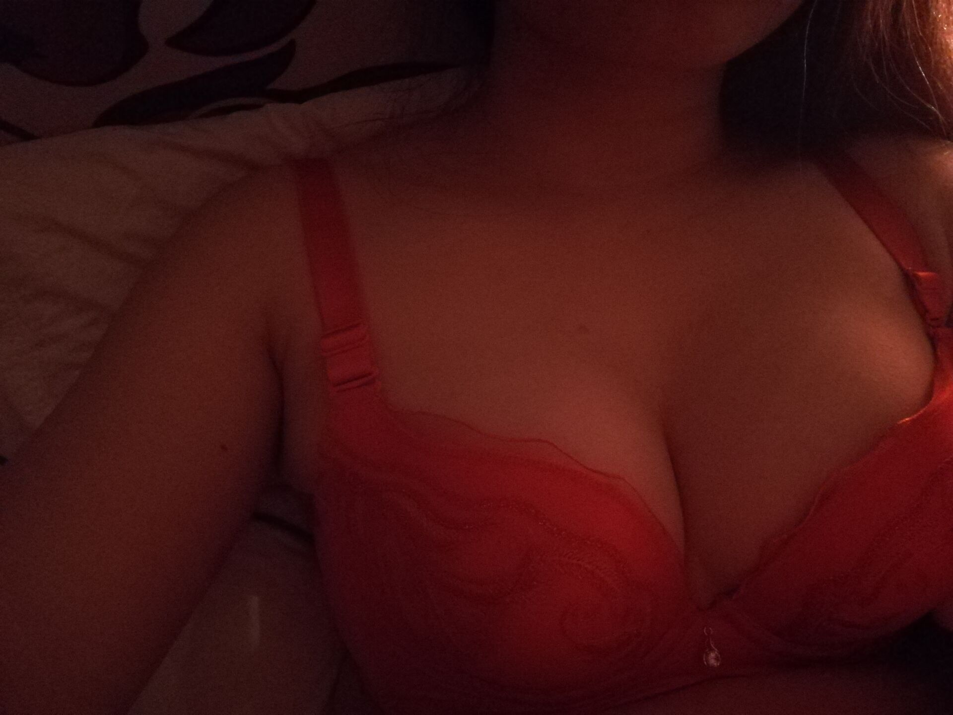 草房纯兼职，丰满温柔小姐姐，如狼似虎正当年，kh超好，安全靠