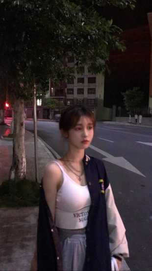 丰台首经贸刚毕业的大学生