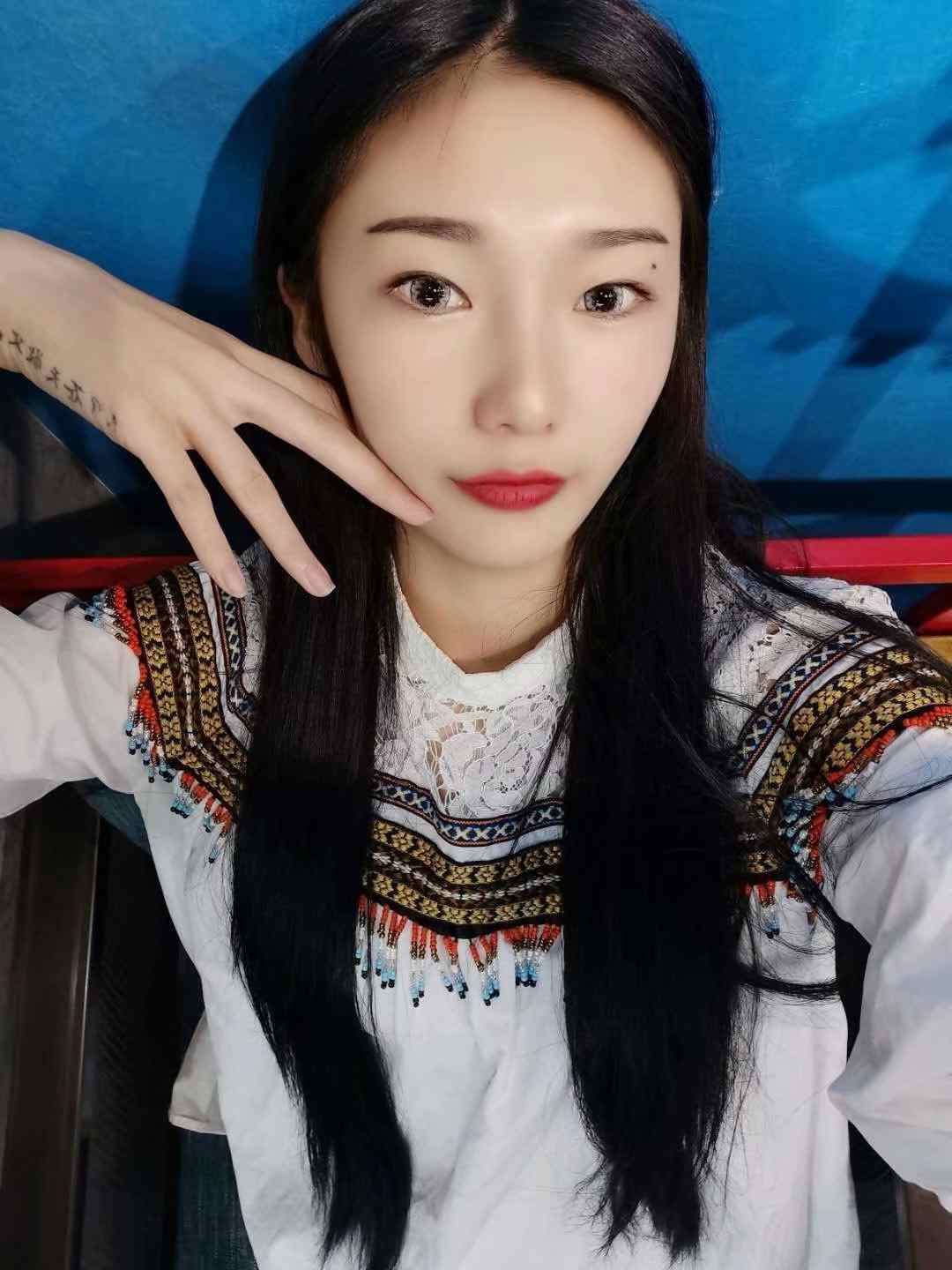 jt介绍的大长腿妹子